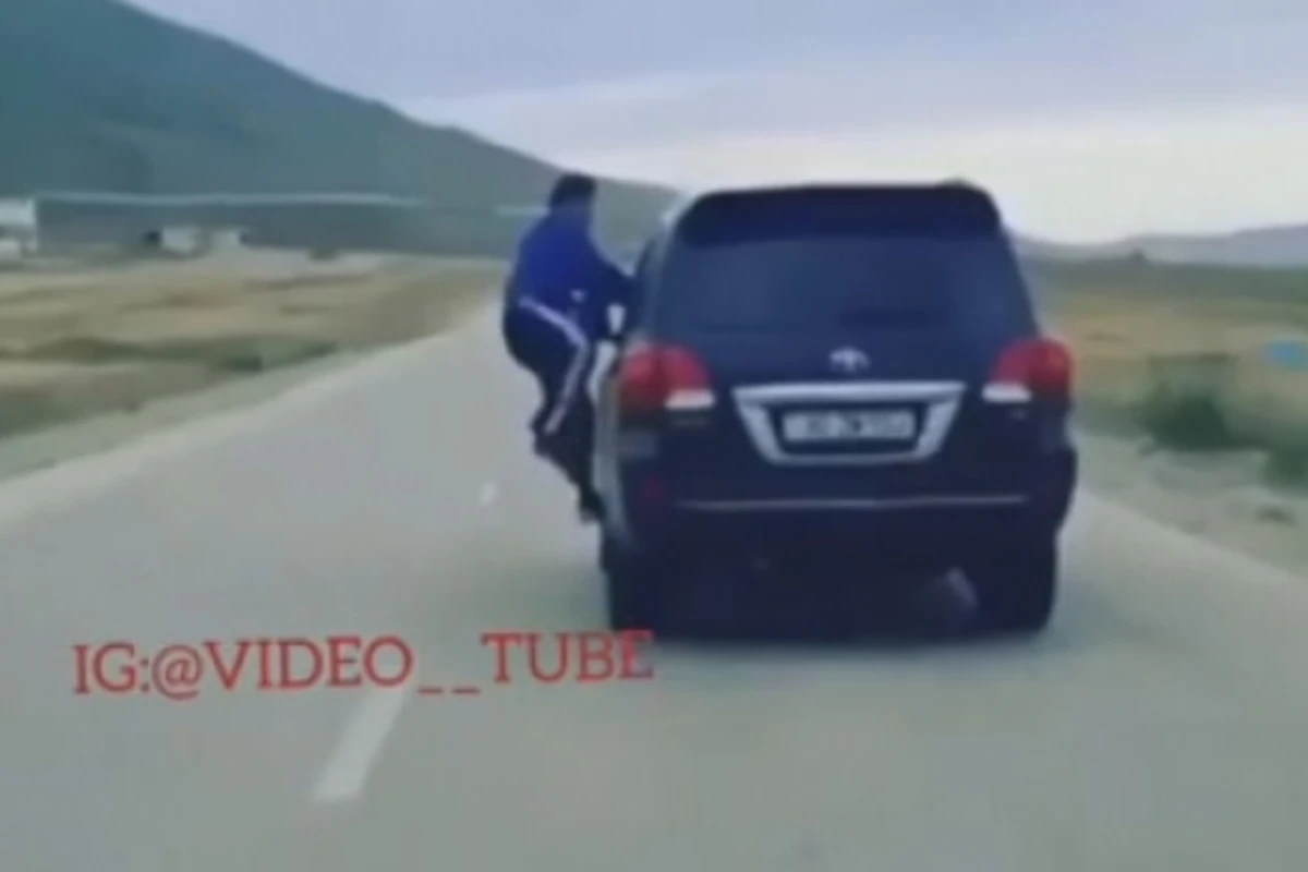 В Азербайджане водитель устроил опасное шоу (видео)