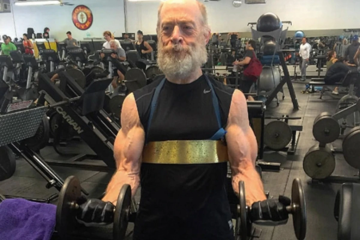 61-летний актер и обладатель «Оскара» показал, как надо качаться (фото)