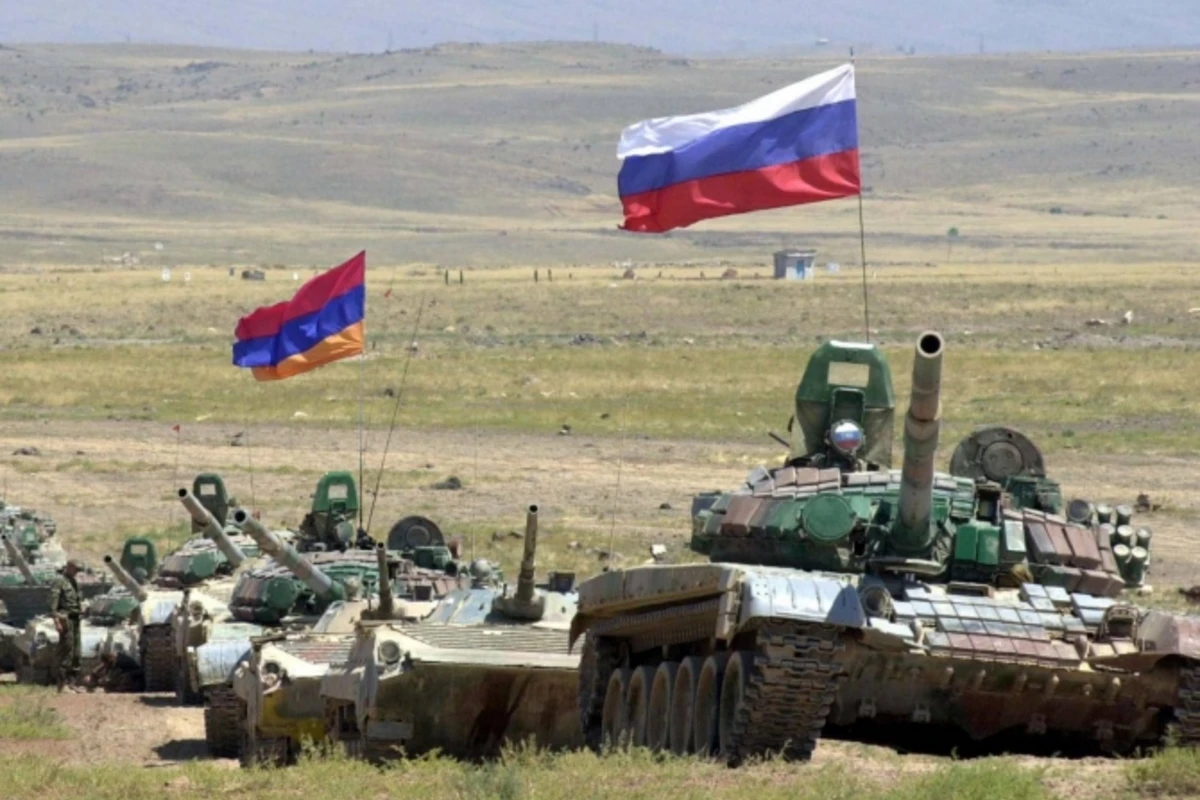 В Армении начали требовать вывода российских войск