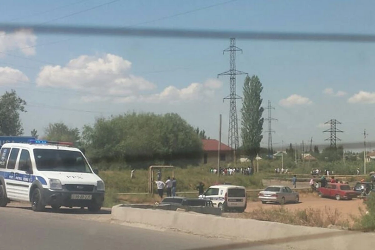 İcra başçısı polisin kreditlərini ödədi İcra başçısı polisin kreditlərini ödədi