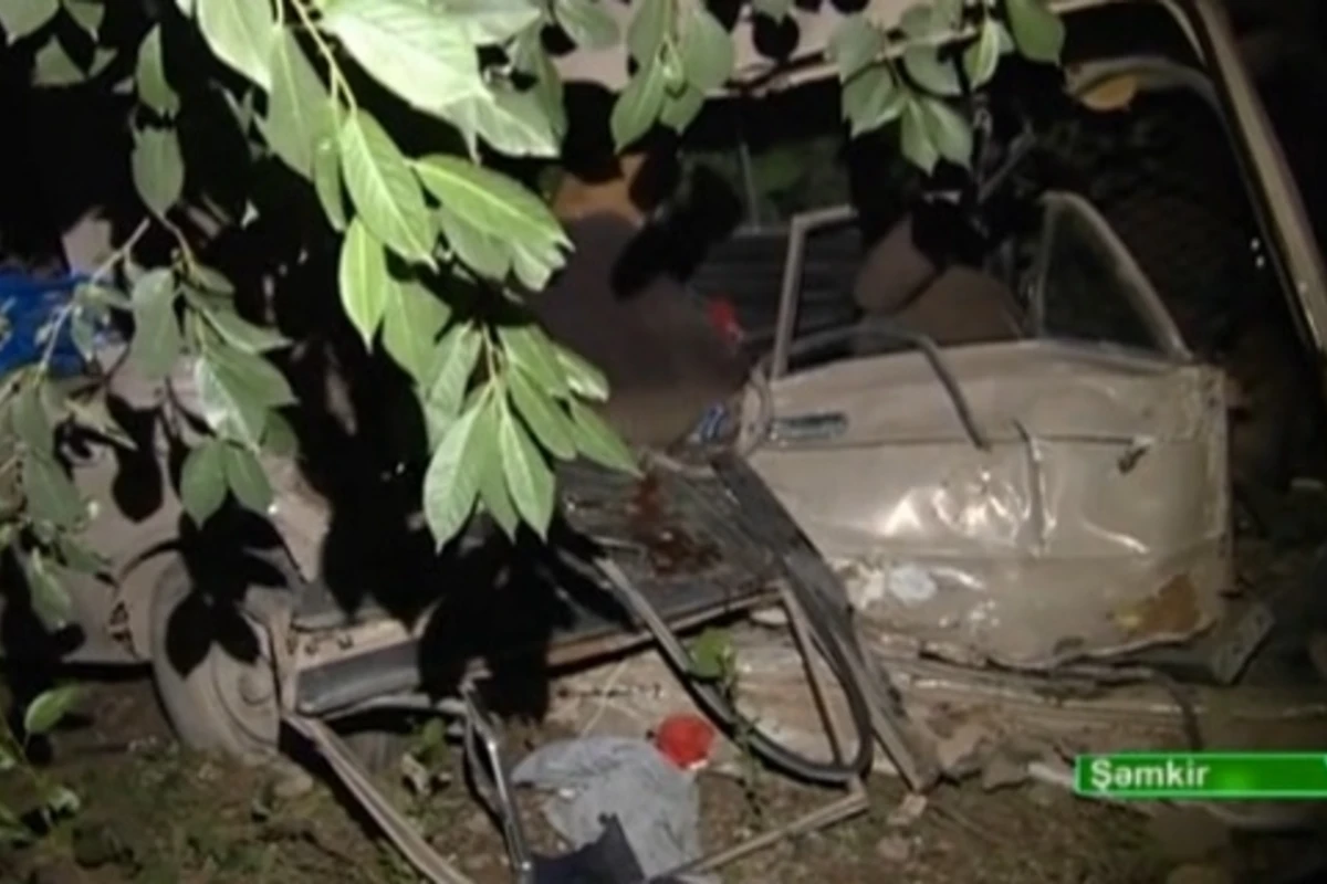 Шокирующее ДТП в Азербайджане: 4 погибших, 4 пострадавших (видео)