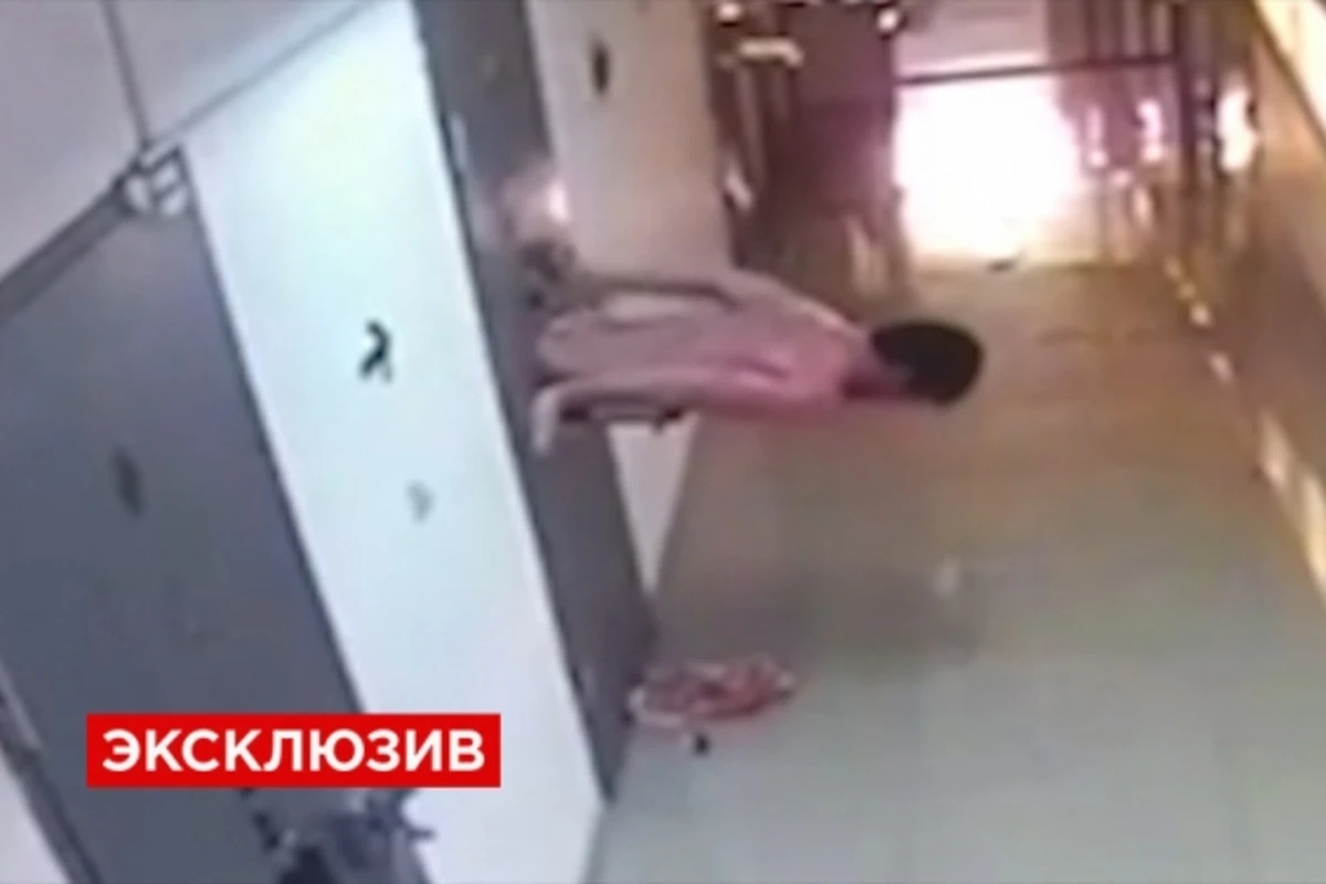 Арестант сбежал через окошко для еды (видео)