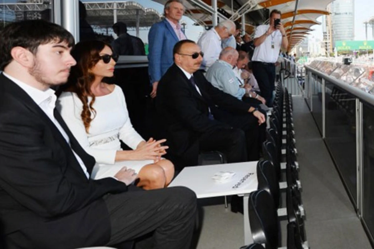 Prezident ailəsi Formula 1-də - Fotolar
