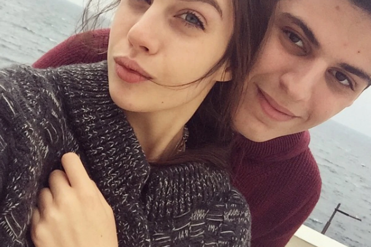 18-летний сын певицы Жасмин расстался с дочерью экс-владельца Спартака (фото) 18-летний сын певицы Жасмин расстался с дочерью экс-владельца Спартака (фото)