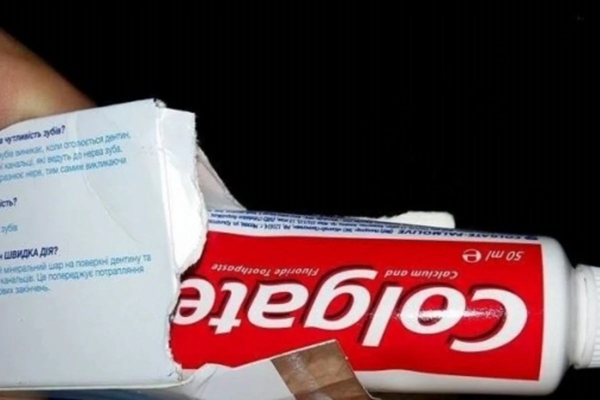 Colgate вместо Sensodyne - мошенничество в одном из крупных маркетов Баку (фото)