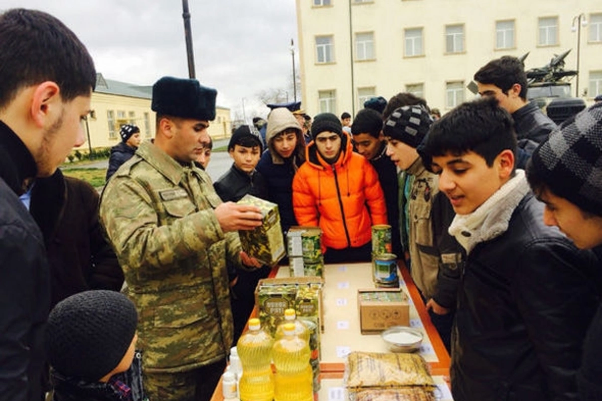 В воинских частях Азербайджана проводится «День открытых дверей»