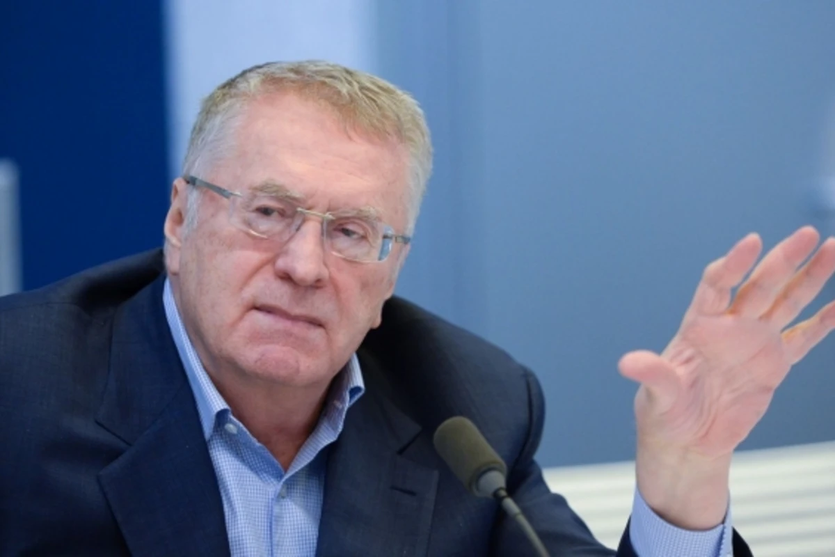 Жириновский призвал россиян отдыхать в Турции