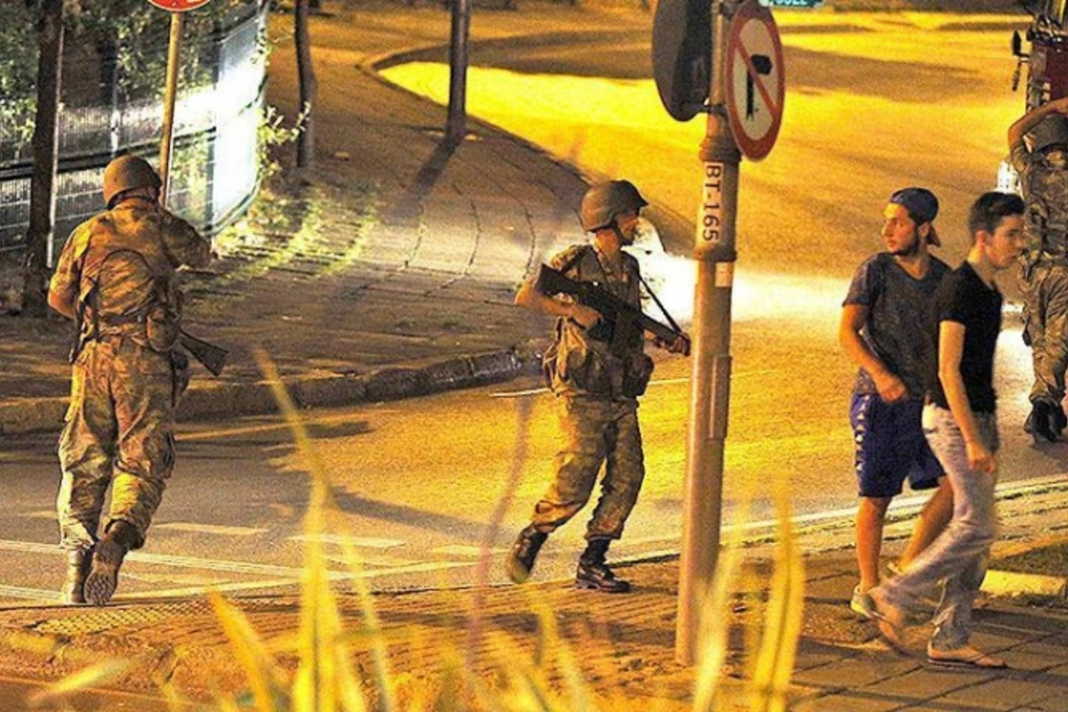В Турции более 700 военных выпустили на свободу