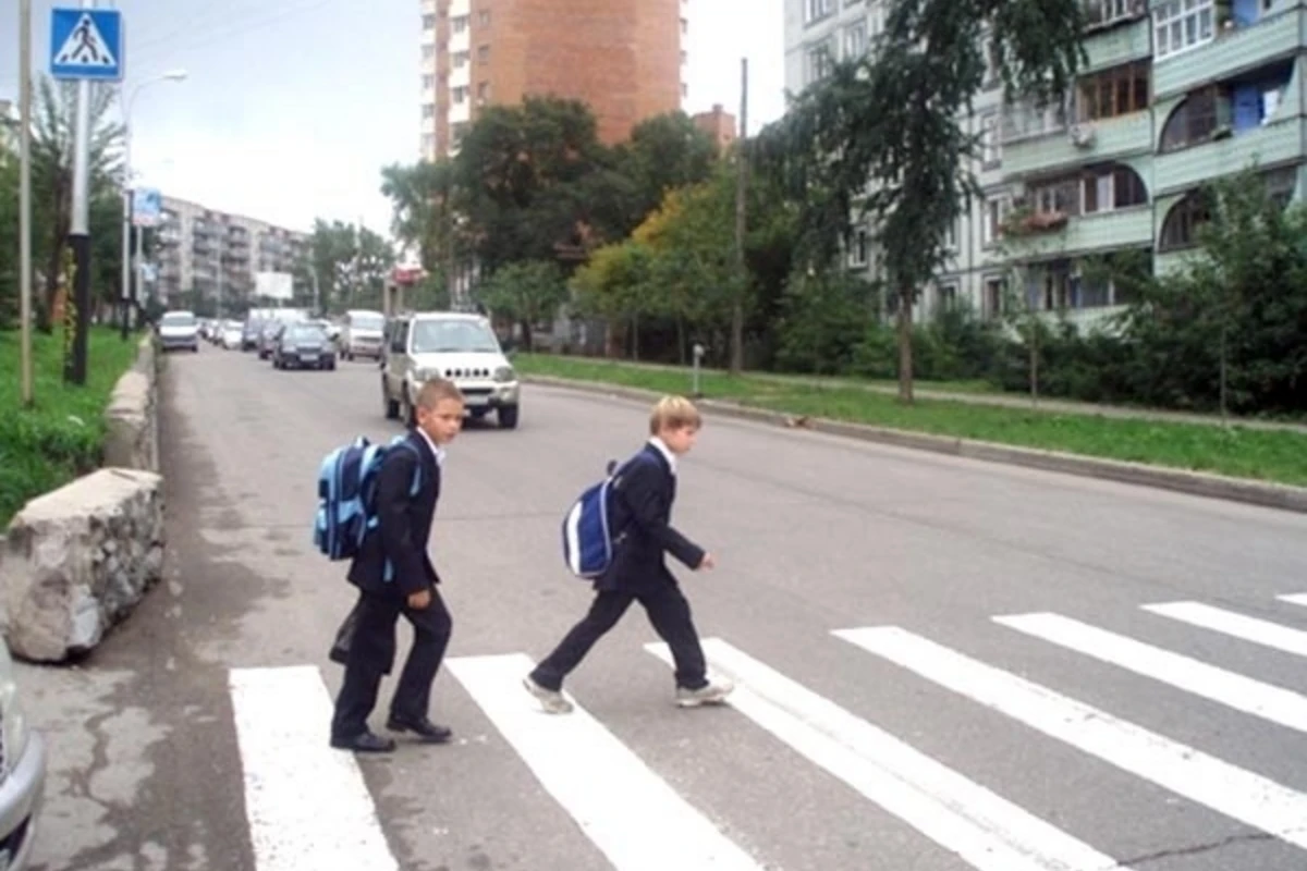 Можно ли штрафовать несовершеннолетних за переход дороги в неположенном месте? (видео) Можно ли штрафовать несовершеннолетних за переход дороги в неположенном месте? (видео)