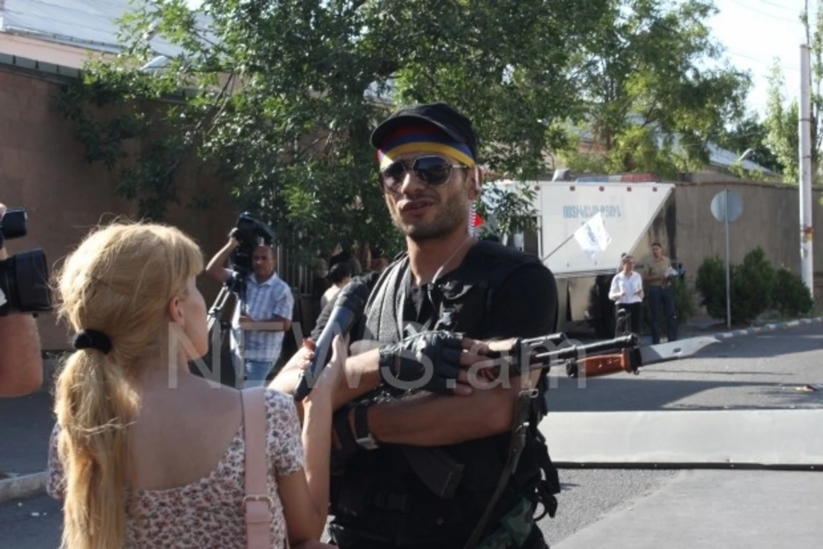 İrəvandakı qiyamçılar Qarabağdakı separatçıların vasitəçiliyindən imtina edib İrəvandakı qiyamçılar Qarabağdakı separatçıların vasitəçiliyindən imtina edib