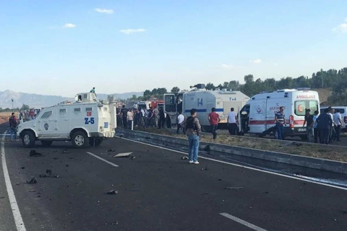 PKK polisə hücum etdi: 5 ölü, 4 yaralı PKK polisə hücum etdi: 5 ölü, 4 yaralı