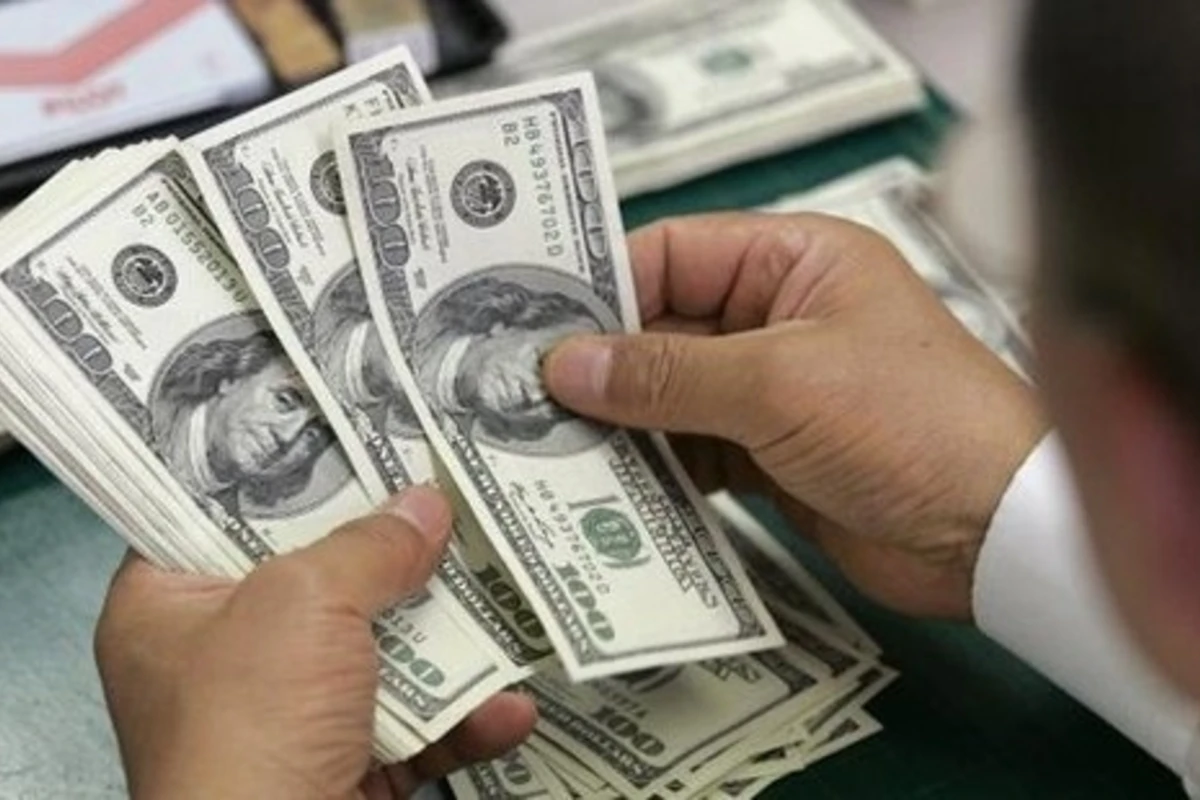 Dollardan qəfil bahalaşma – RƏSMİ MƏZƏNNƏ