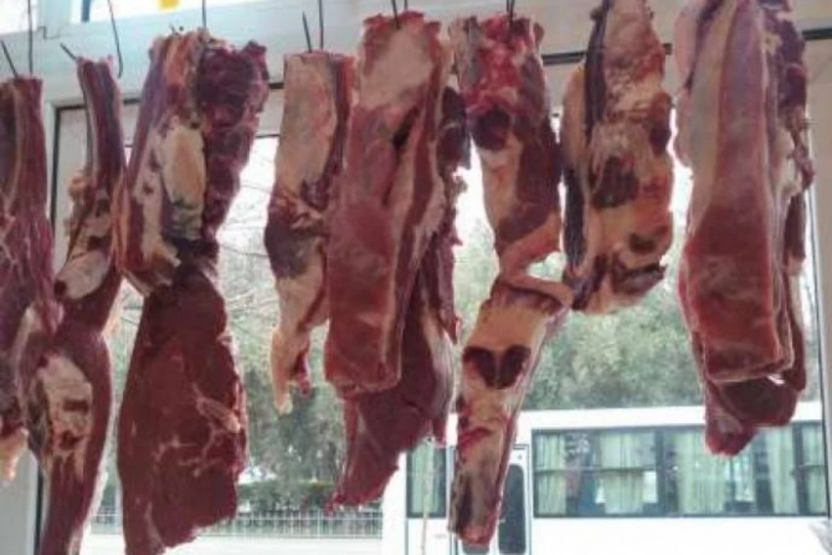 В Баку в преддверии праздника Гурбан подорожало мясо (видео)