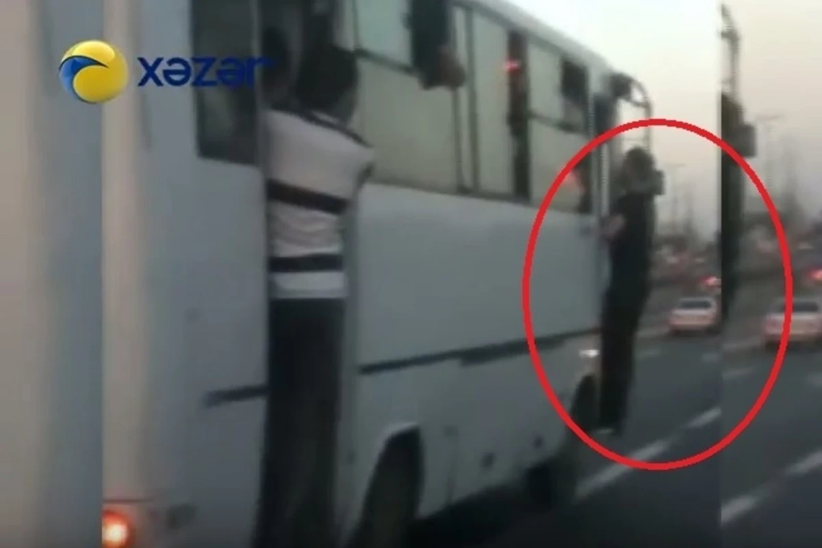 Шоу в бакинском автобусе (видео)