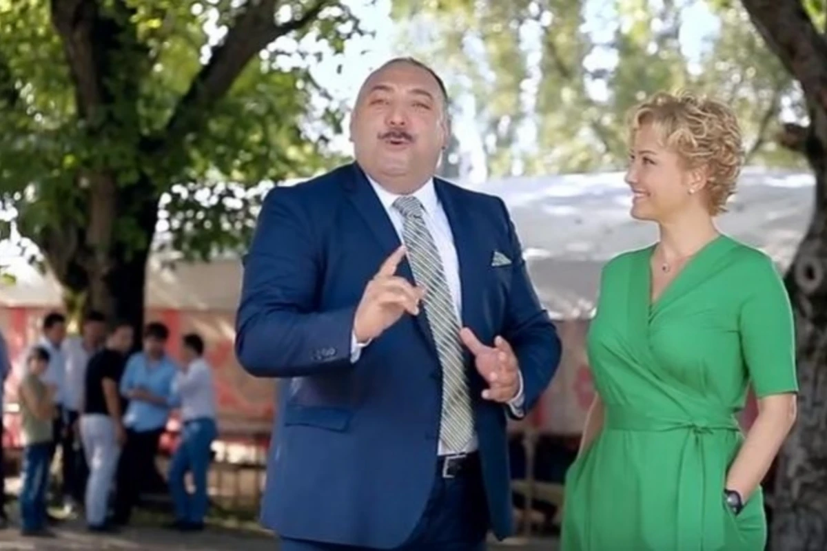 Bəhram Bağırzadə türkiyəli aktrisa ilə birgə İsmayıllıda (FOTO) Bəhram Bağırzadə türkiyəli aktrisa ilə birgə İsmayıllıda (FOTO)