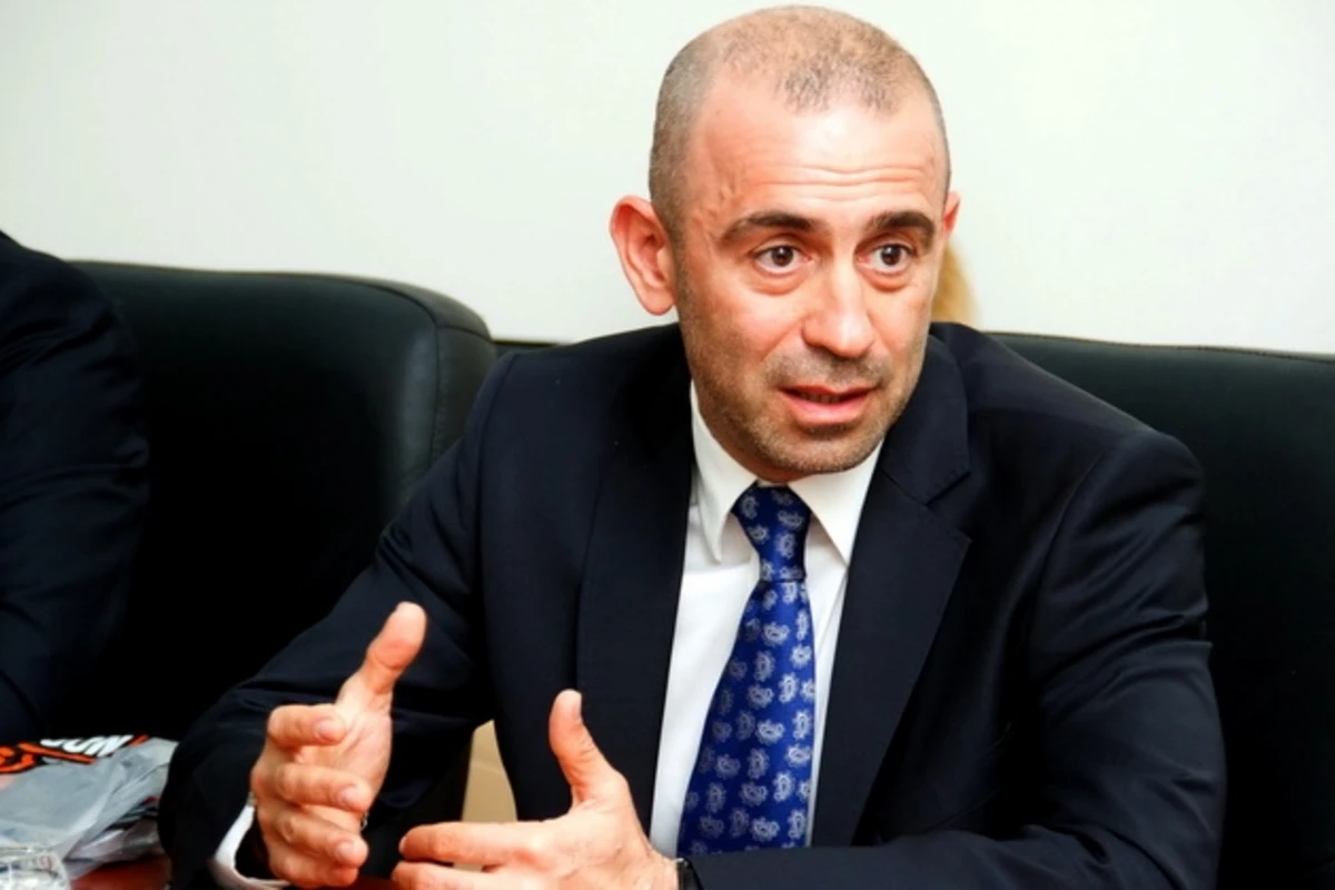Vahid Mustafayev: Xadimələr də ofisə daxil ola bilmir Vahid Mustafayev: Xadimələr də ofisə daxil ola bilmir