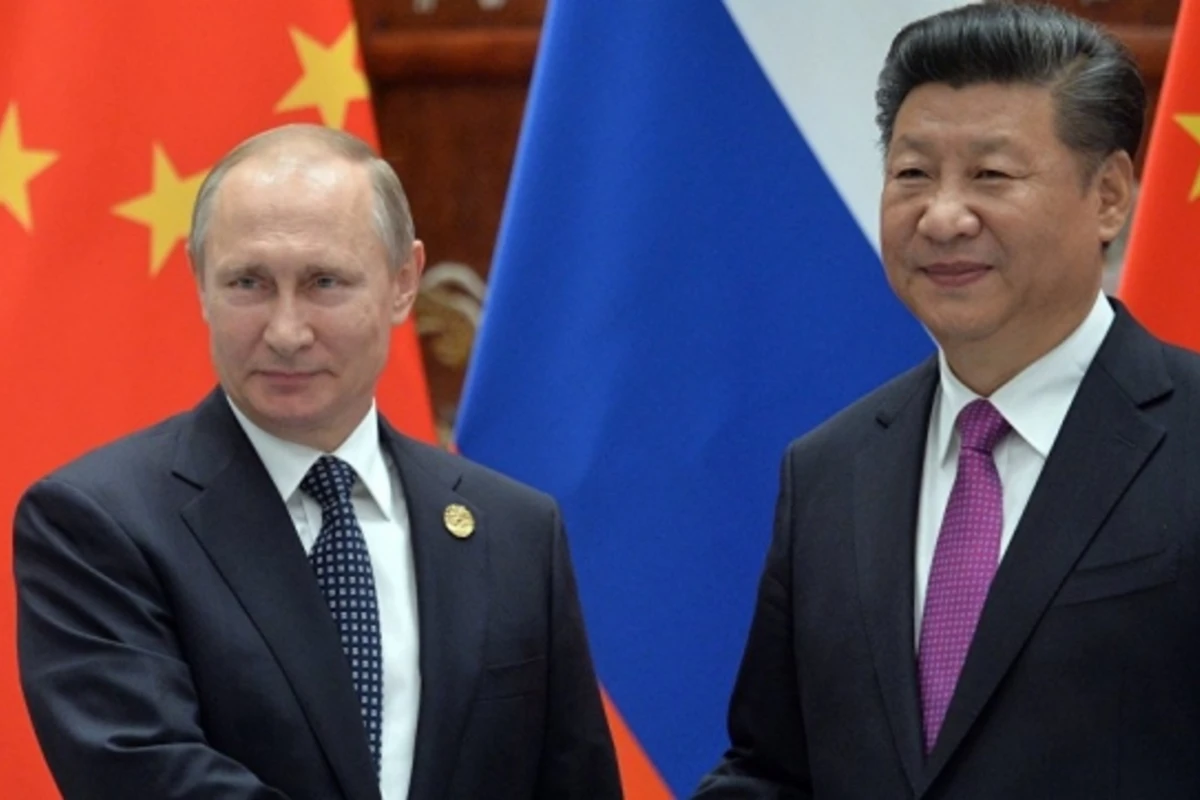 Путин привез Си Цзиньпину коробку обещанного мороженого