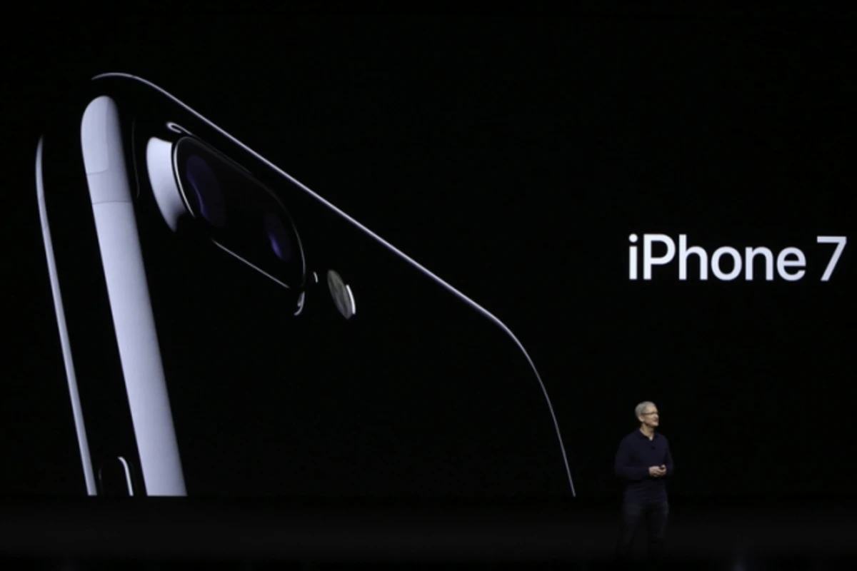 iPhone 7 və iPhone 7 Plus təqdim olundu (VİDEO, FOTO) iPhone 7 və iPhone 7 Plus təqdim olundu (VİDEO, FOTO)