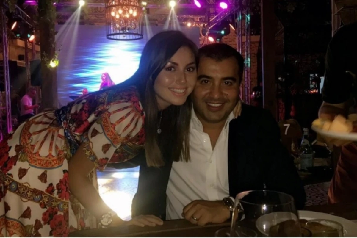 Azərbaycanlı nazirin gəlini həyat yoldaşı ilə şəkillərini paylaşdı (FOTO) Azərbaycanlı nazirin gəlini həyat yoldaşı ilə şəkillərini paylaşdı (FOTO)