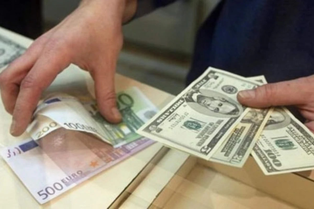 Цена купли-продажи доллара и евро в банках Баку (список) Цена купли-продажи доллара и евро в банках Баку (список)