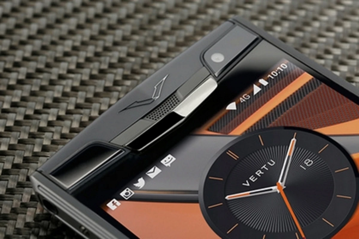 Vertu представила обновленную версию самого мощного смартфона (фото)