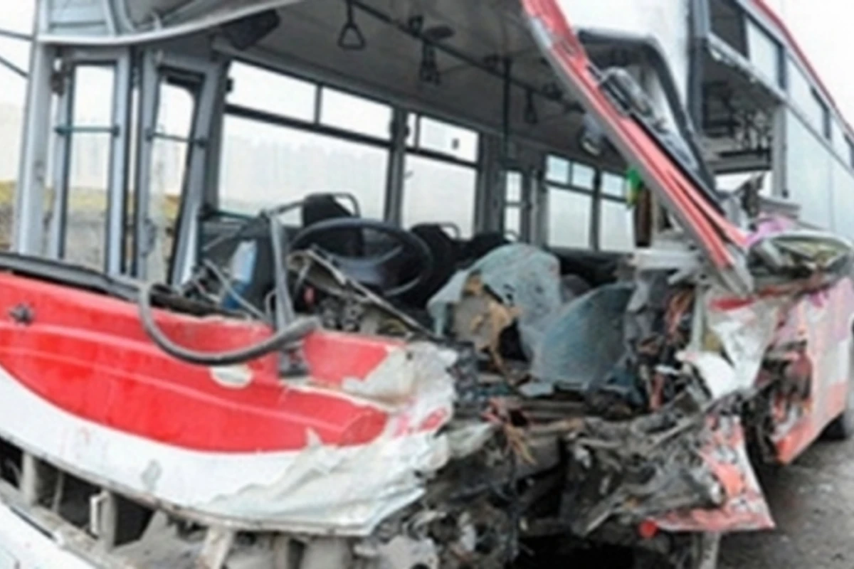 В Баку разбился пассажирский автобус: есть погибший и раненый