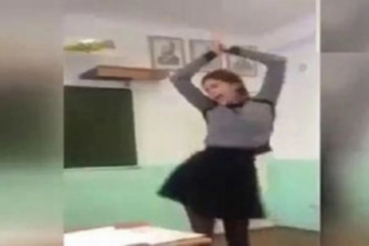 Школьница взорвала Сеть зажигательным танцем (видео)