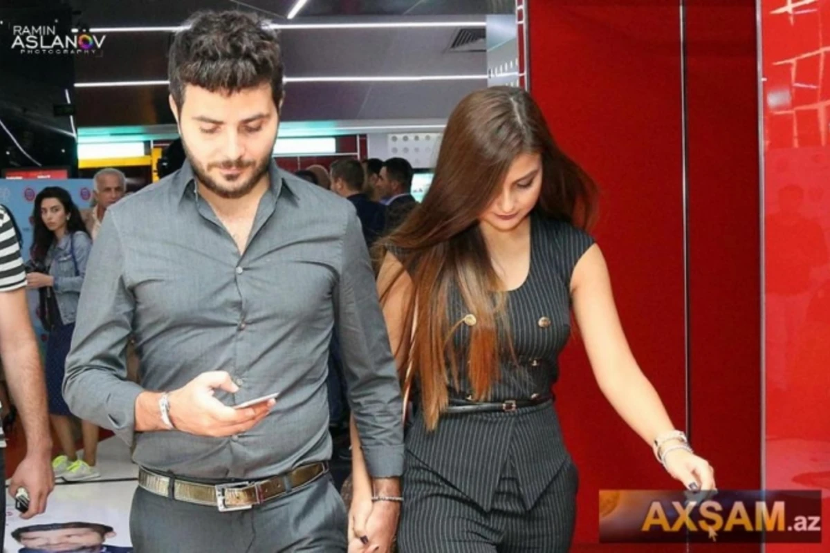 Elçin Cəfərov xanımı ilə təqdimatda (FOTO) Elçin Cəfərov xanımı ilə təqdimatda (FOTO)
