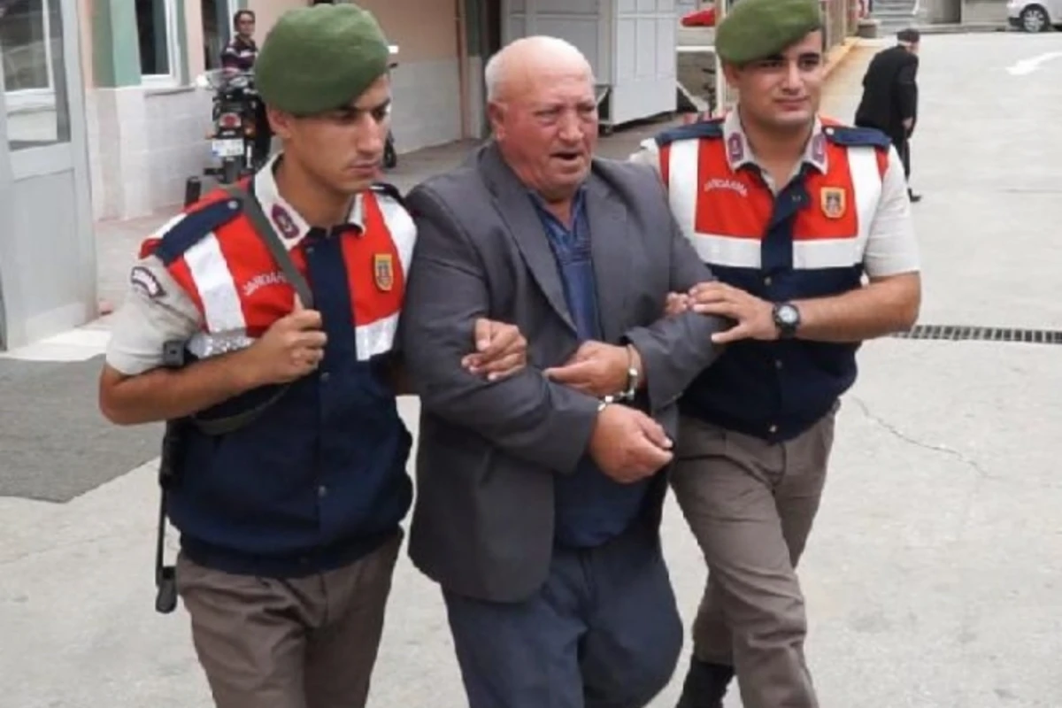 Kənddə biabırçılıq: Yaşlı kişi baldızının 16 yaşlı qızını 5 il... - VIDEO Kənddə biabırçılıq: Yaşlı kişi baldızının 16 yaşlı qızını 5 il... - VIDEO