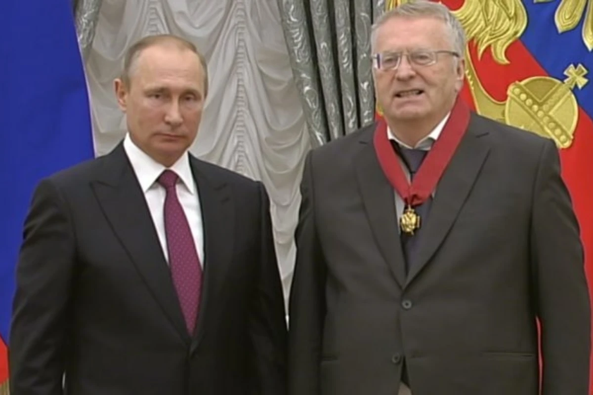 Жириновский спел перед Путиным Боже, царя храни (видео)