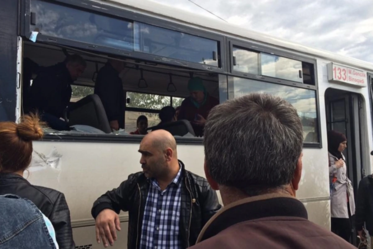 Bakıda avtobus qəzası - Fotolar