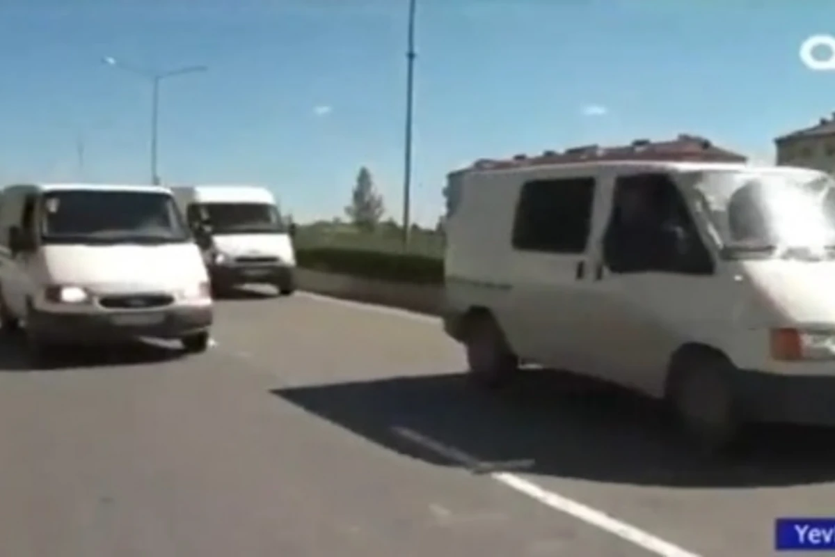 Необычный свадебный кортеж в Азербайджане удивил жителей (видео) Необычный свадебный кортеж в Азербайджане удивил жителей (видео)