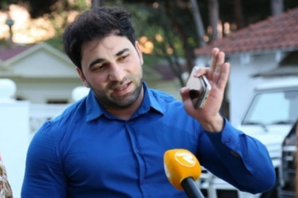 Kamil Zeynallı Samiraldonu əvvəlcə söydü, sonra üstünə... Kamil Zeynallı Samiraldonu əvvəlcə söydü, sonra üstünə...