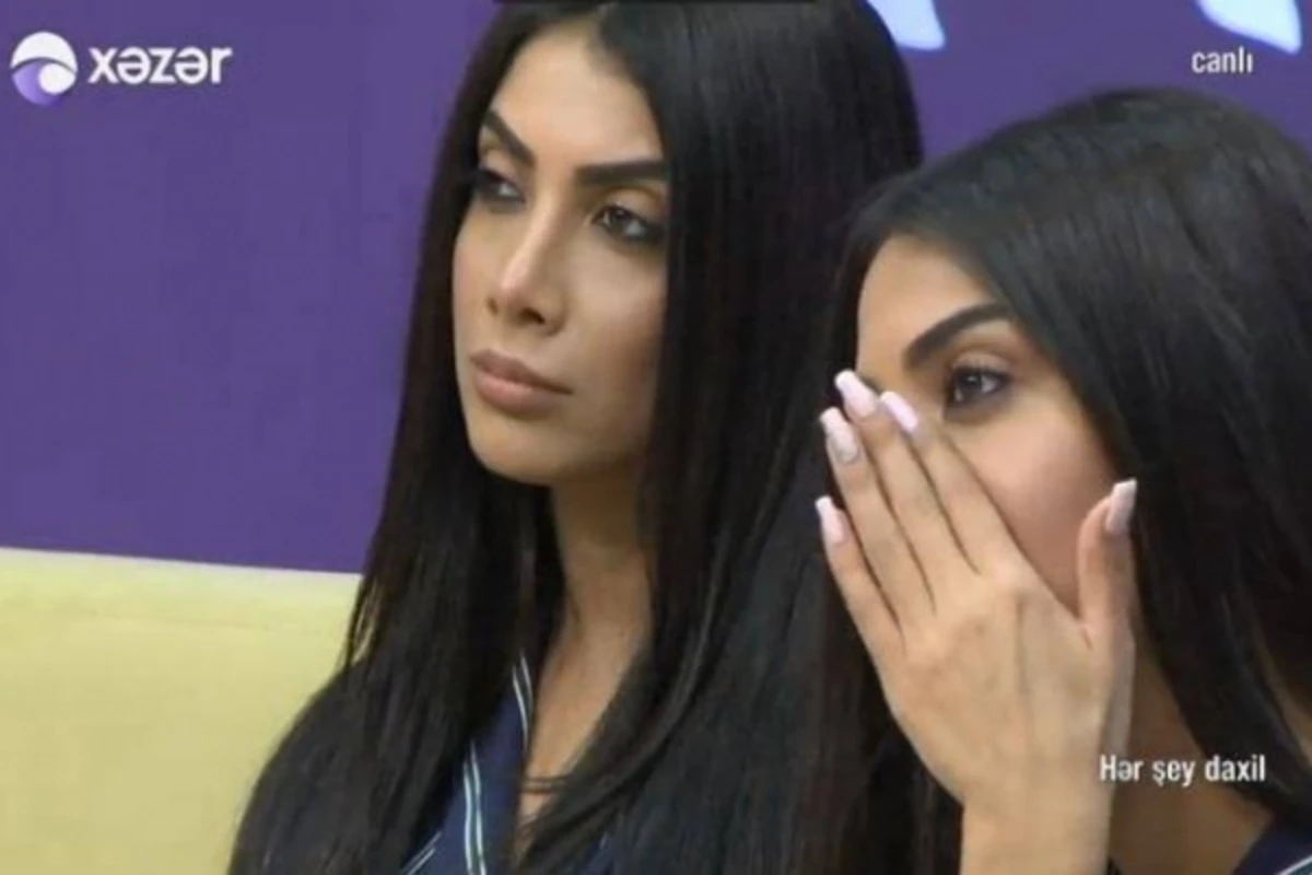 Nadir Qafarzadə əkiz bacıları ağlatdı (VIDEO) Nadir Qafarzadə əkiz bacıları ağlatdı (VIDEO)