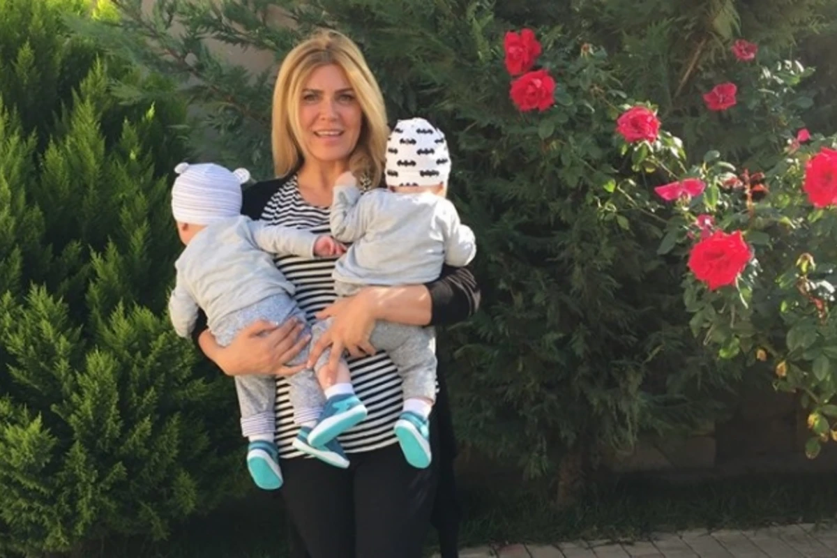 Xoşqədəm əkizlərinin şəklini paylaşdı - FOTO Xoşqədəm əkizlərinin şəklini paylaşdı - FOTO