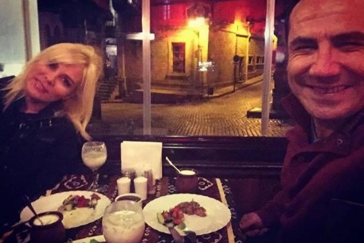 Ferhat Göçer sevgilisi ilə İçərişəhərdə (FOTO, VİDEO) Ferhat Göçer sevgilisi ilə İçərişəhərdə (FOTO, VİDEO)