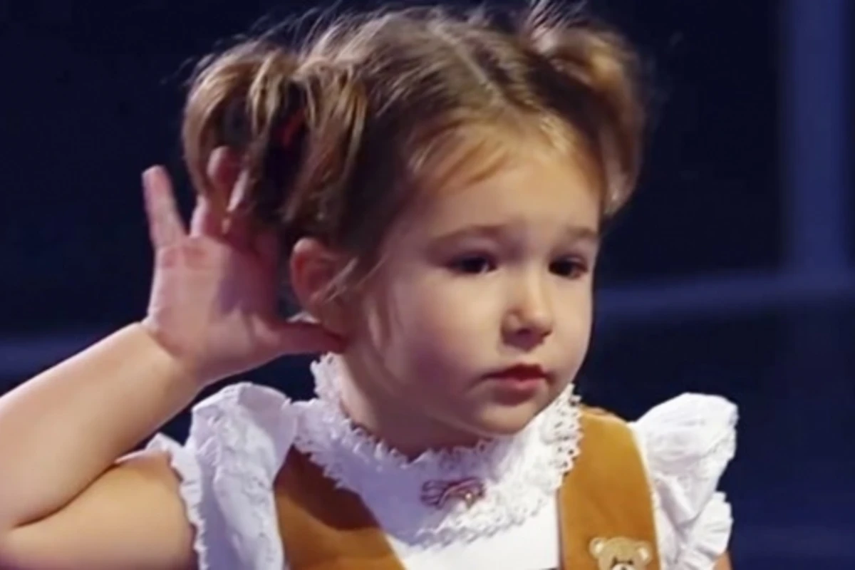 ВИДЕО с 4-летней девочкой, знающей 7 языков, стало хитом интернета