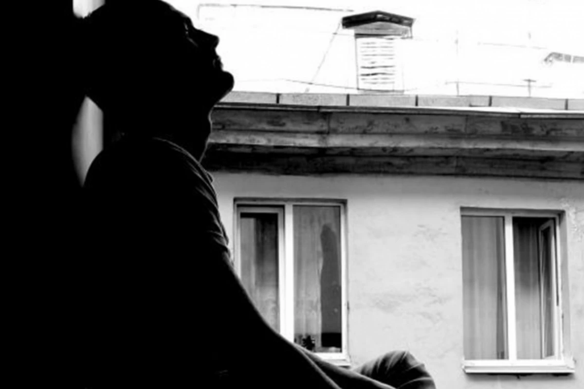 В Баку парень перерезал себе вены из-за любимой девушки