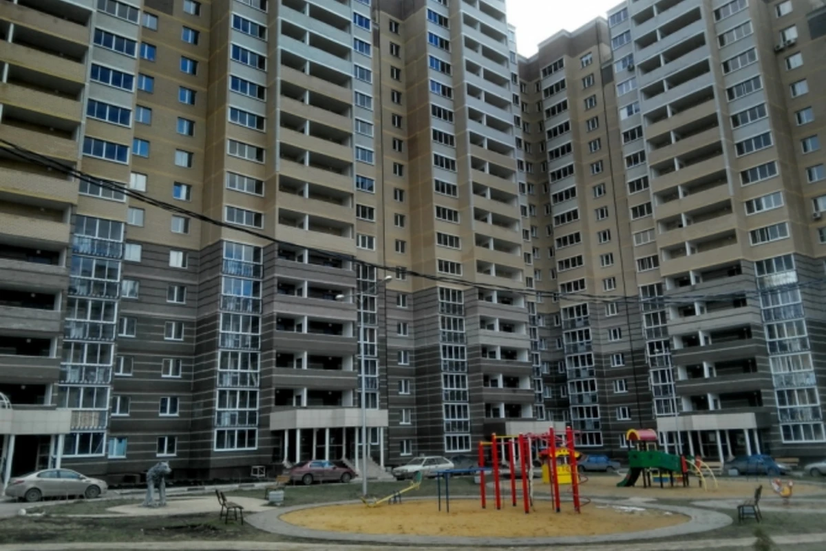 В Баку началось строительство 350 новых жилых зданий (официально)