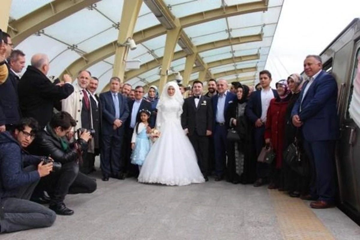 Metroda nikah mərasimi (VİDEO/FOTO)