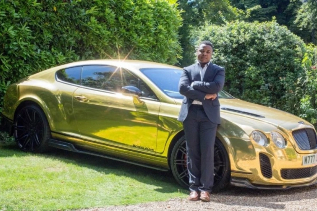 19-летний парень продавал бигмаки, а теперь ездит на золотом Bentley (фото) 19-летний парень продавал бигмаки, а теперь ездит на золотом Bentley (фото)