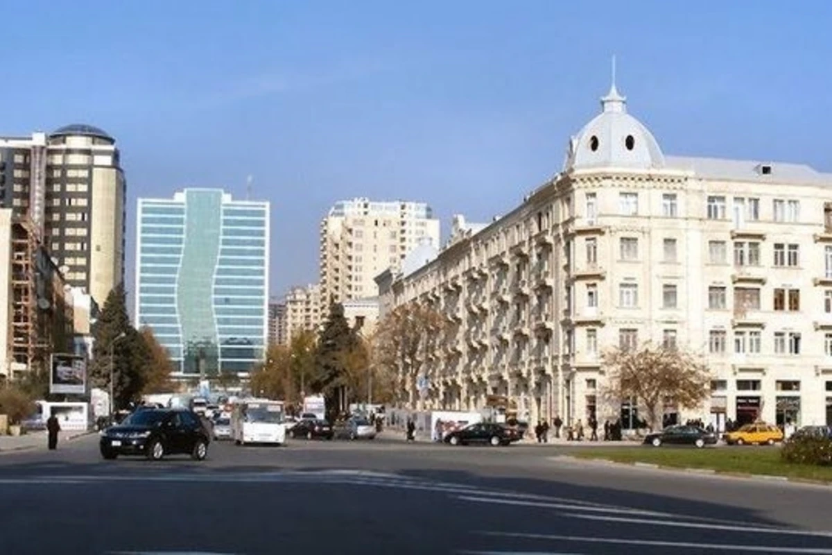 В Баку ликвидируют дорожный круг на Бешмертебе