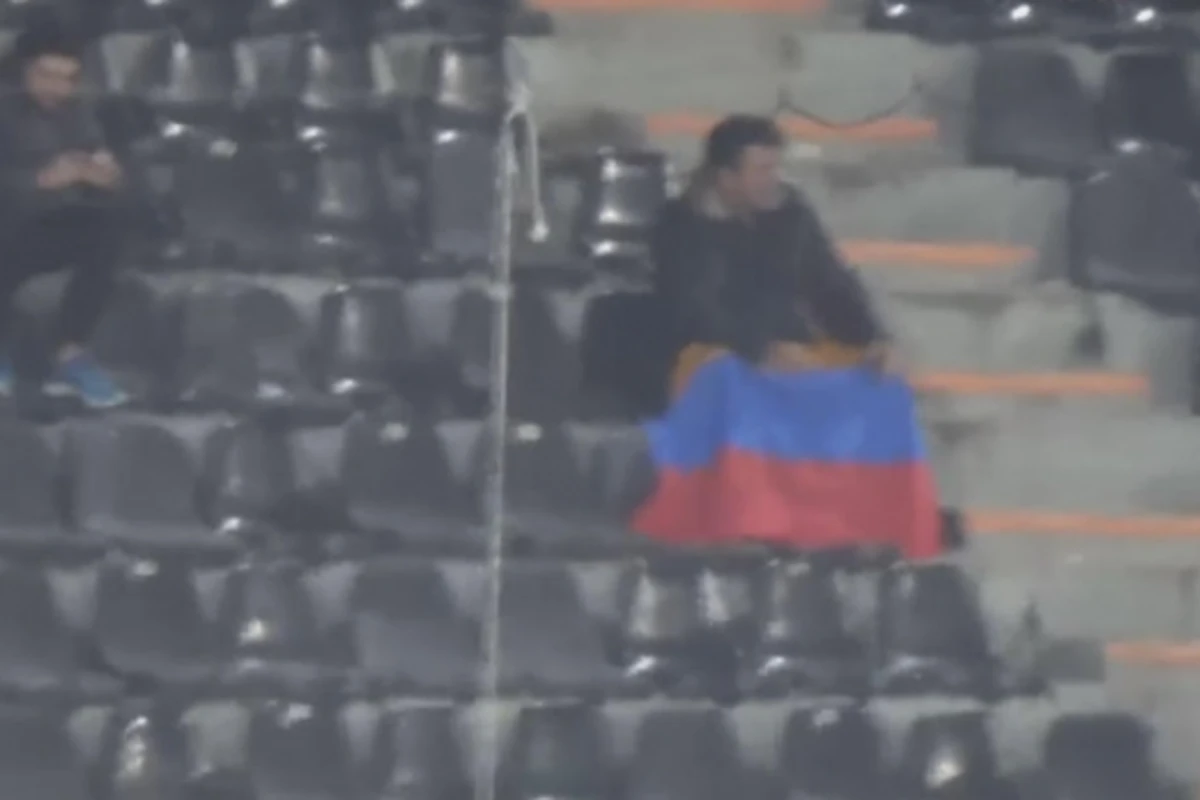 Армяне устроили провокацию на матче ПАОК - Карабах (видео)