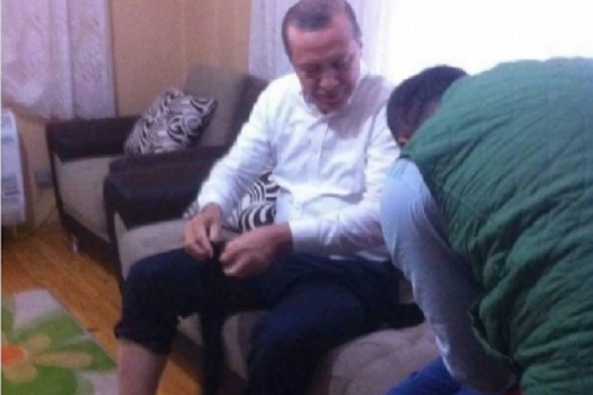 Ərdoğanın bu görüntüsü internetdə paylaşım rekordu qırır (FOTO) Ərdoğanın bu görüntüsü internetdə paylaşım rekordu qırır (FOTO)