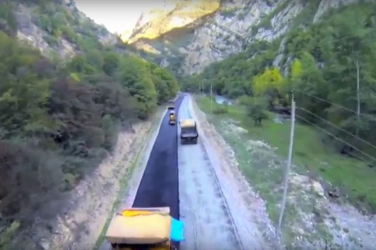 Ermənilər Kəlbəcərdə yeni yol çəkirlər (VİDEO)