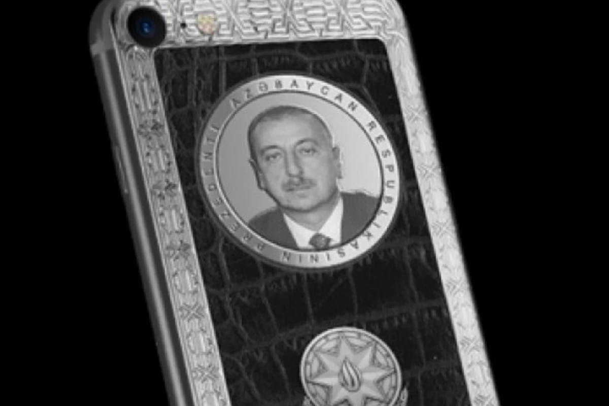 Üstündə İlham Əliyevin fotosu olan Iphone-lar şok qiymətə satışda (VİDEO, FOTO)