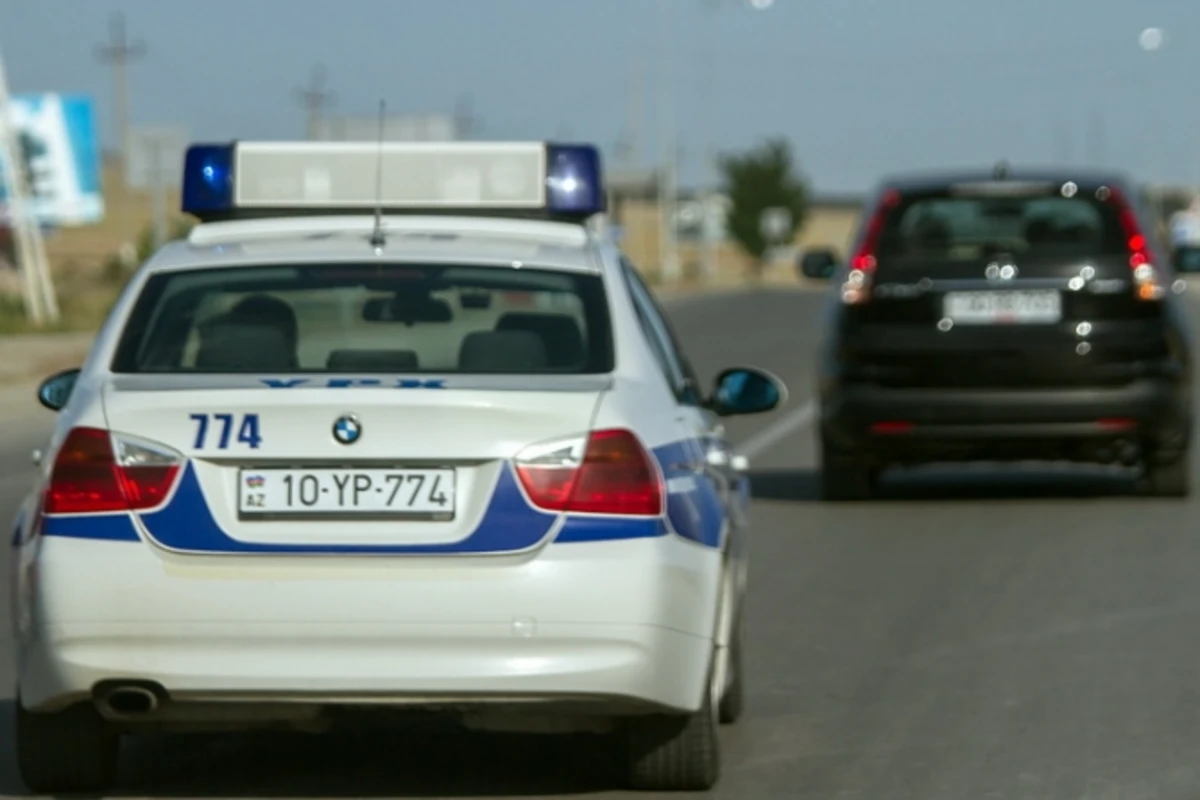 В Азербайджане необычный случай: водитель погнался за полицией (видео)