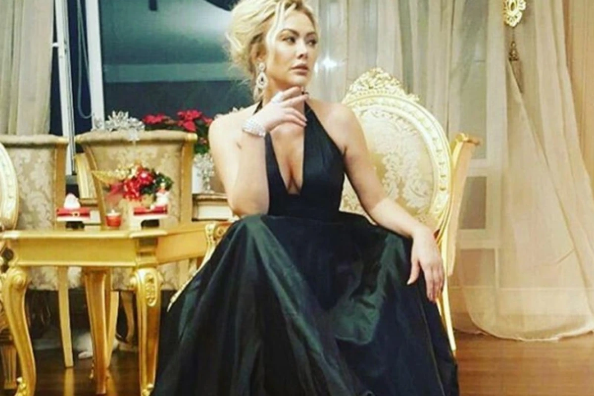 Türkiyəli məşhur müğənni biləklərini doğradı  (FOTO)