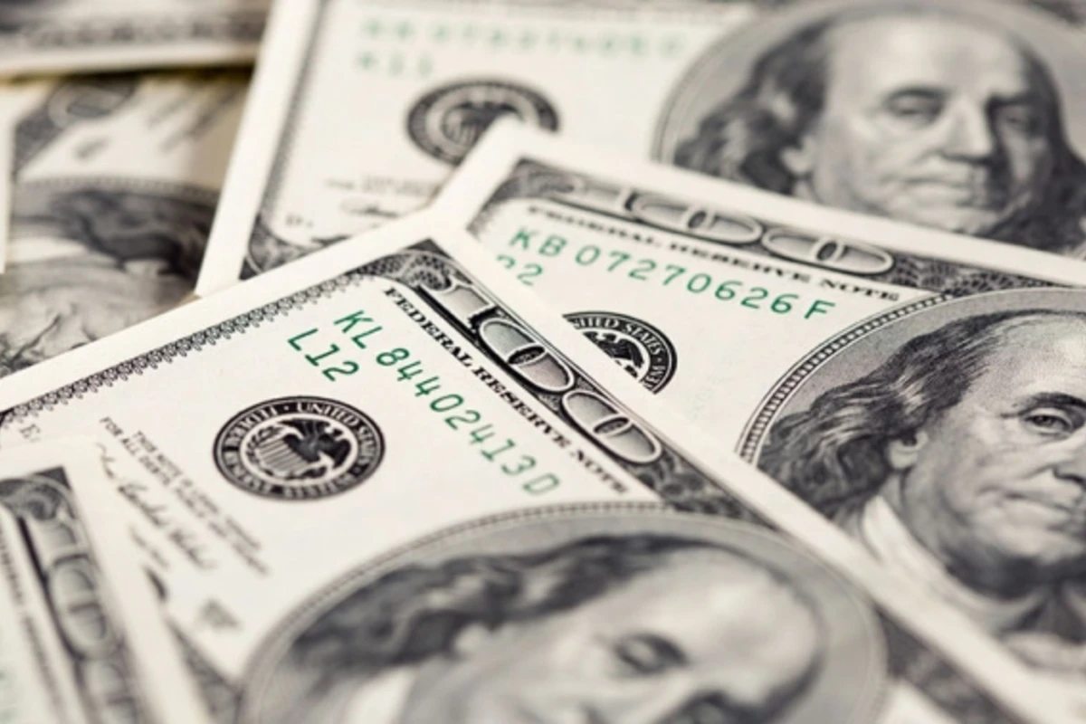 Azərbaycanda dollardan tarixi bahalaşma Azərbaycanda dollardan tarixi bahalaşma