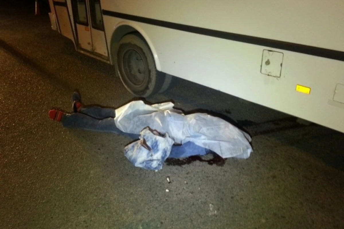 В Баку первоклассник погиб под колесами автобуса